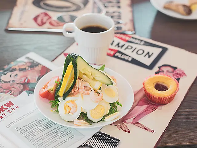 Räksmörgås kaffe kondiskaka Restaurang Nord